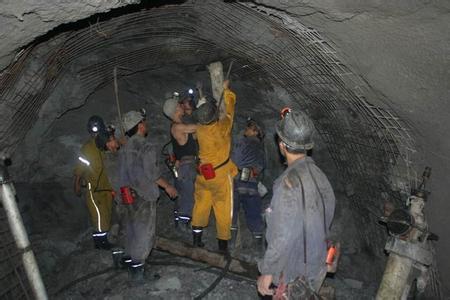 汨罗工程爆破中的危险因素分析以及应对工程爆破危险的措施