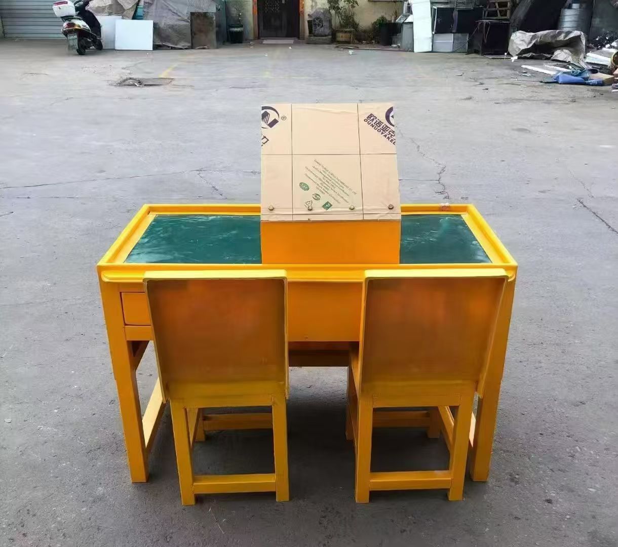 汨罗防静电导通桌井下煤矿火工品发放桌：危险品流转的安全守护者